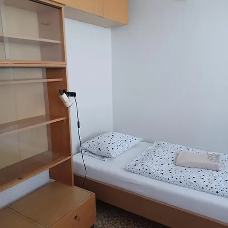 Апартаменты Tripokojovy Byt S Vyhledem Na Prahu Прага